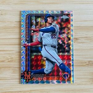 JUAN SOTO 2025 Topps Chrome Geometric Refractor